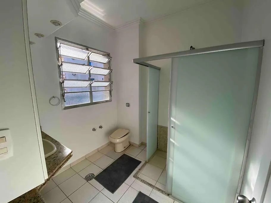 Apartamento no centro do Guarujá - Pitangueiras-1